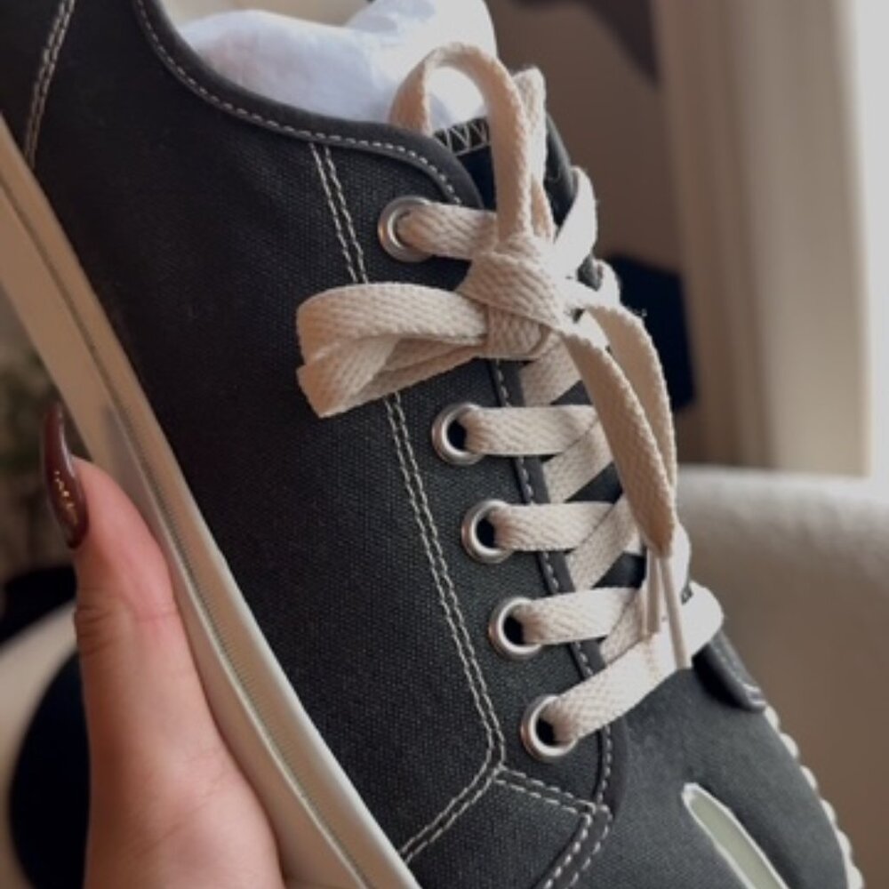 Pre owned Maison Margiela Tabi Low Top Black Sneakers Size 40